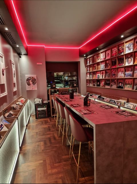 Wine Tasting and History small groups-Florence Uncorked - Florence history between each sip