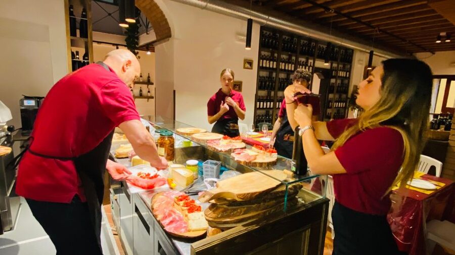 Wine Tasting and Paring Class Guided Tour in Florence - Key Points at a Glance