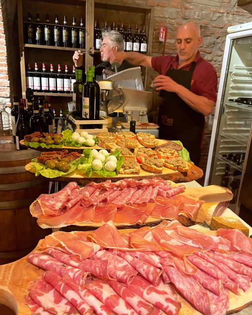 Wine Tasting Experience with Three Types of Tuscan Wine - A Tuscan wine lesson in one compact hour