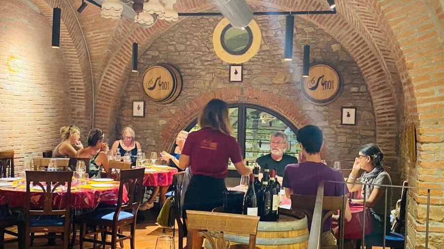 Wine Tasting Experience with Three Types of Tuscan Wine - The people make the hour work